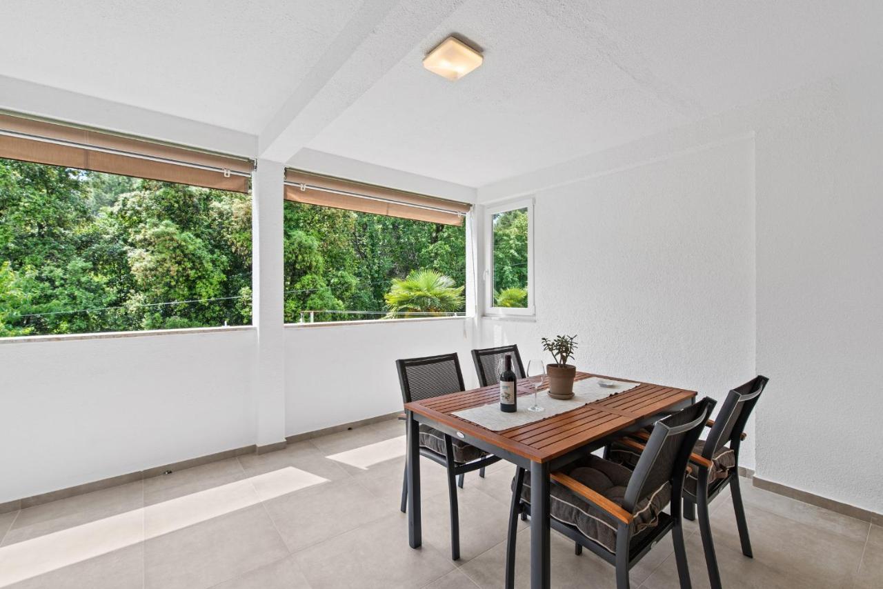 Poli Nona - Renovated In 2023 Apartment Porec Bagian luar foto