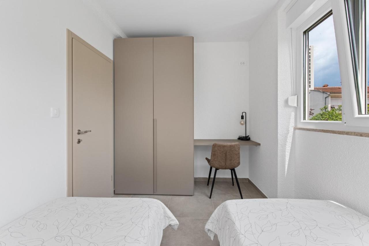 Poli Nona - Renovated In 2023 Apartment Porec Bagian luar foto