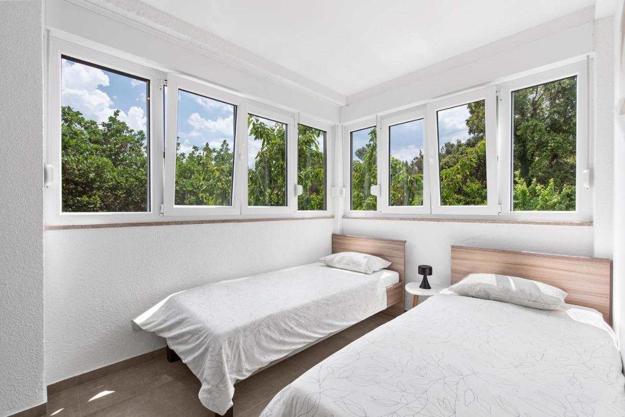 Poli Nona - Renovated In 2023 Apartment Porec Bagian luar foto
