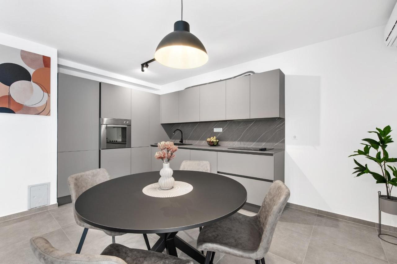 Poli Nona - Renovated In 2023 Apartment Porec Bagian luar foto