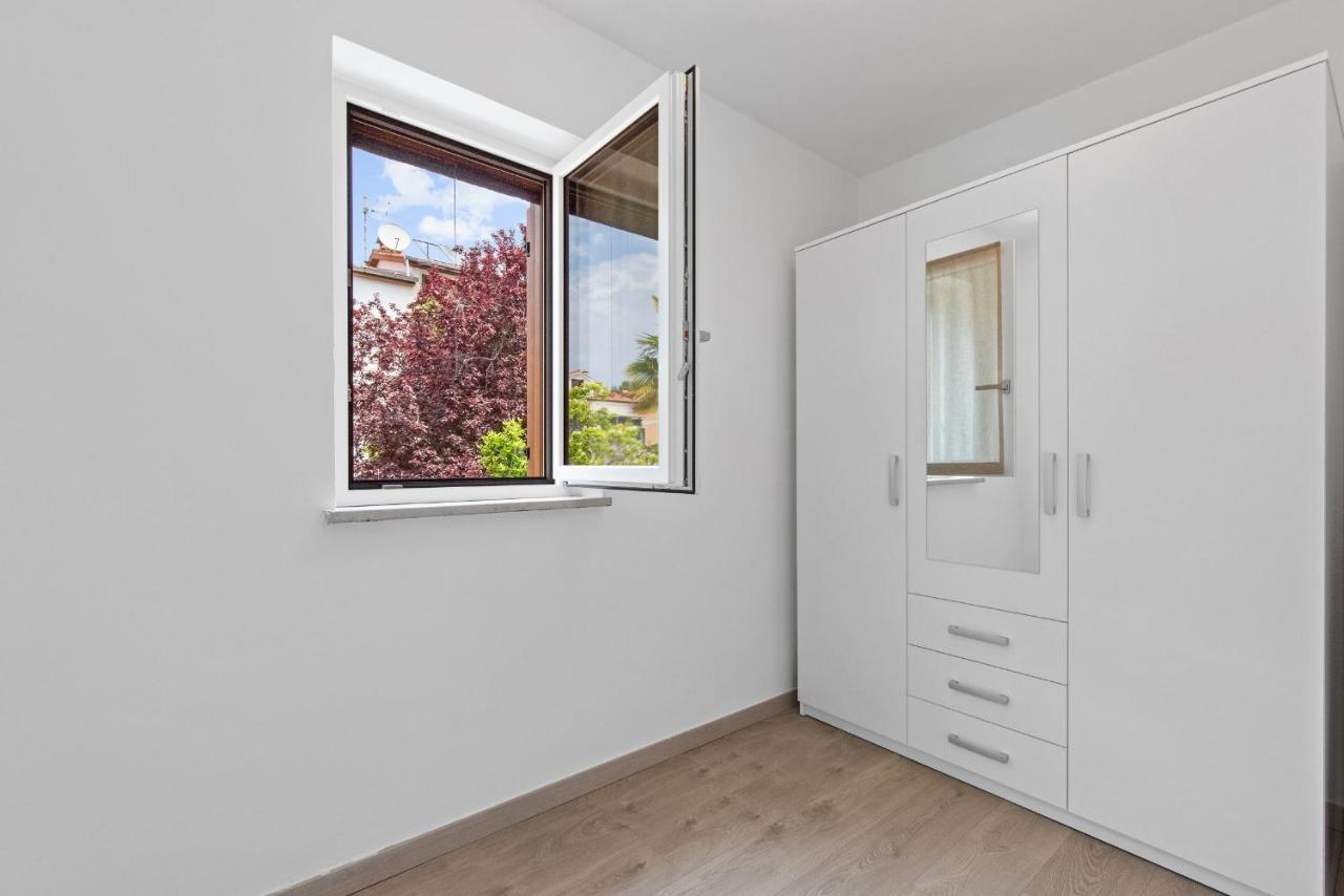 Poli Nona - Renovated In 2023 Apartment Porec Bagian luar foto